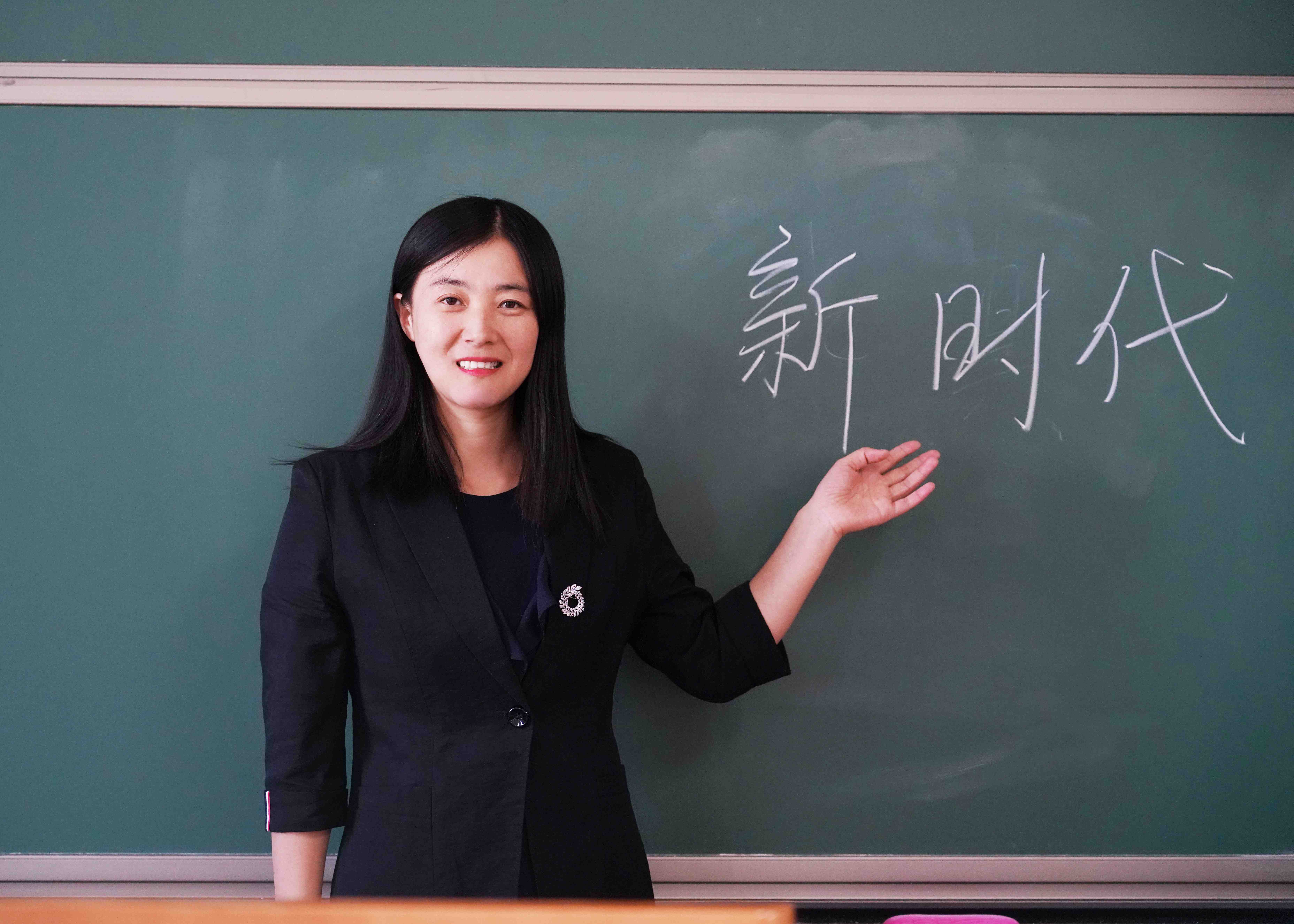 钟天娥--毛泽东思想和中国特色社会主义理论体系教研室教师.jpg
